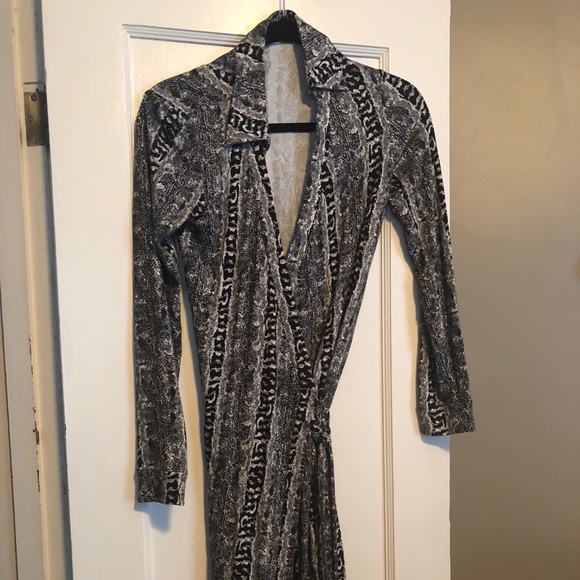 DVF snakeskin wrap dress size 4 - Picture 1 of 2